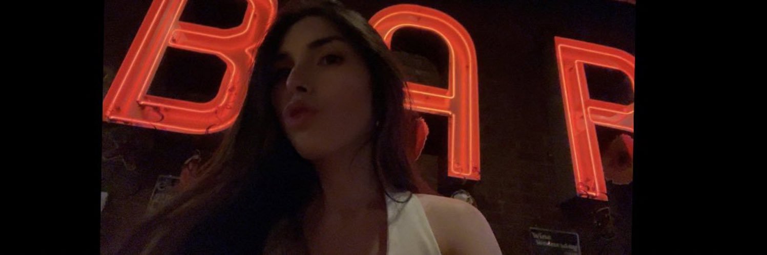 annickabrooke's profile banner image