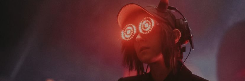 esnomroman's profile banner image