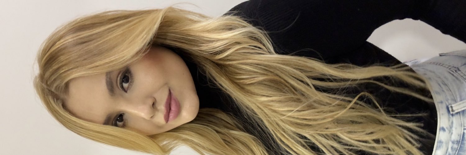 evellynee's profile banner image