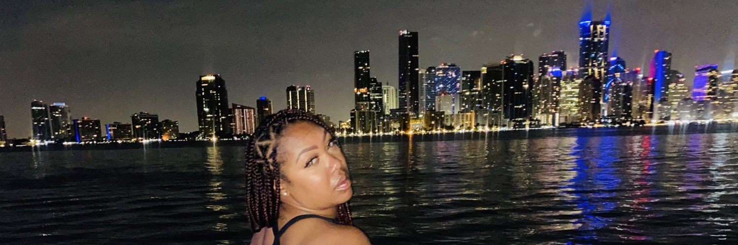 thatsmymo's profile banner image