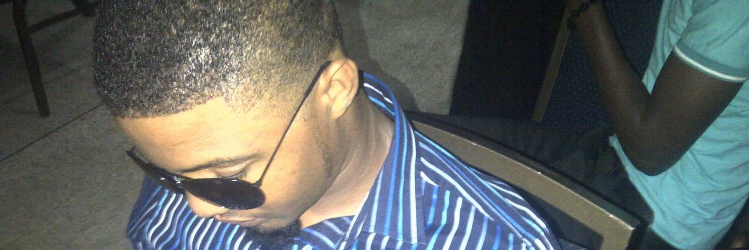 EJINO's profile banner image
