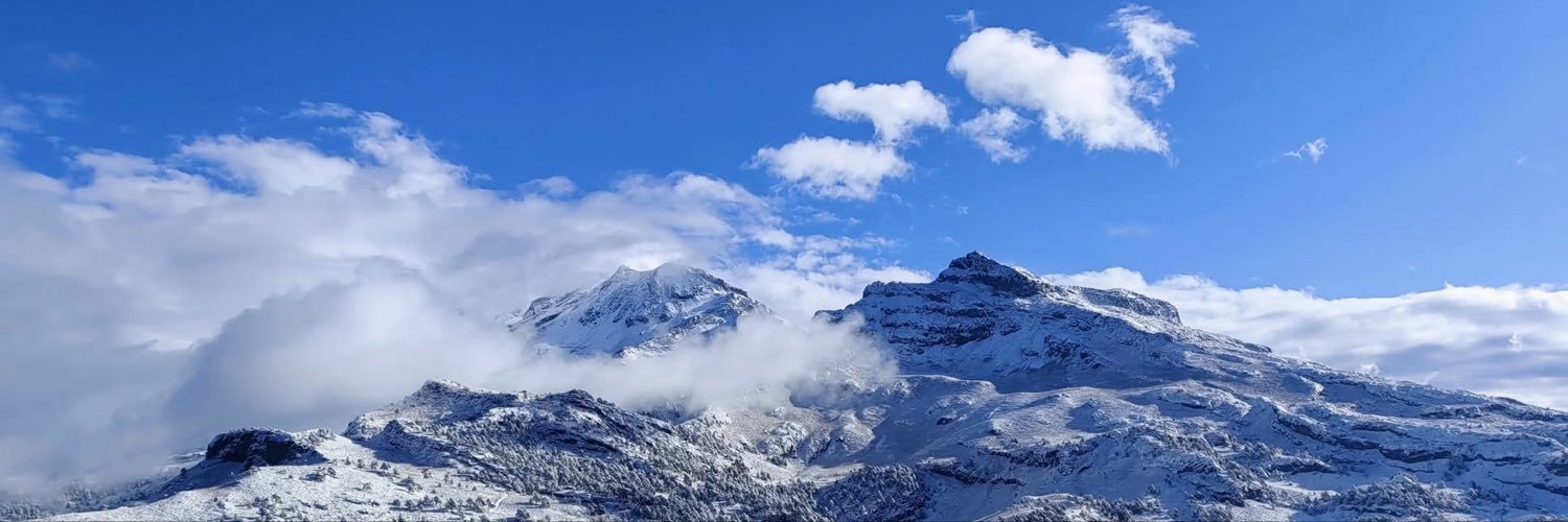 Halinthehike's profile banner image