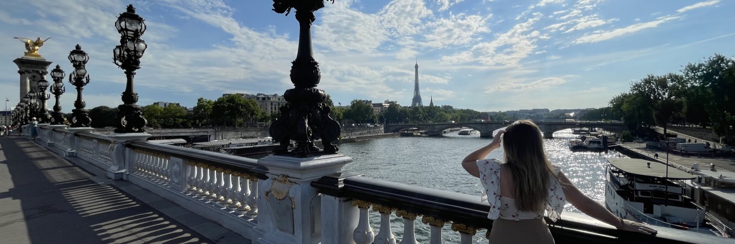 Vickiadele1007's profile banner image