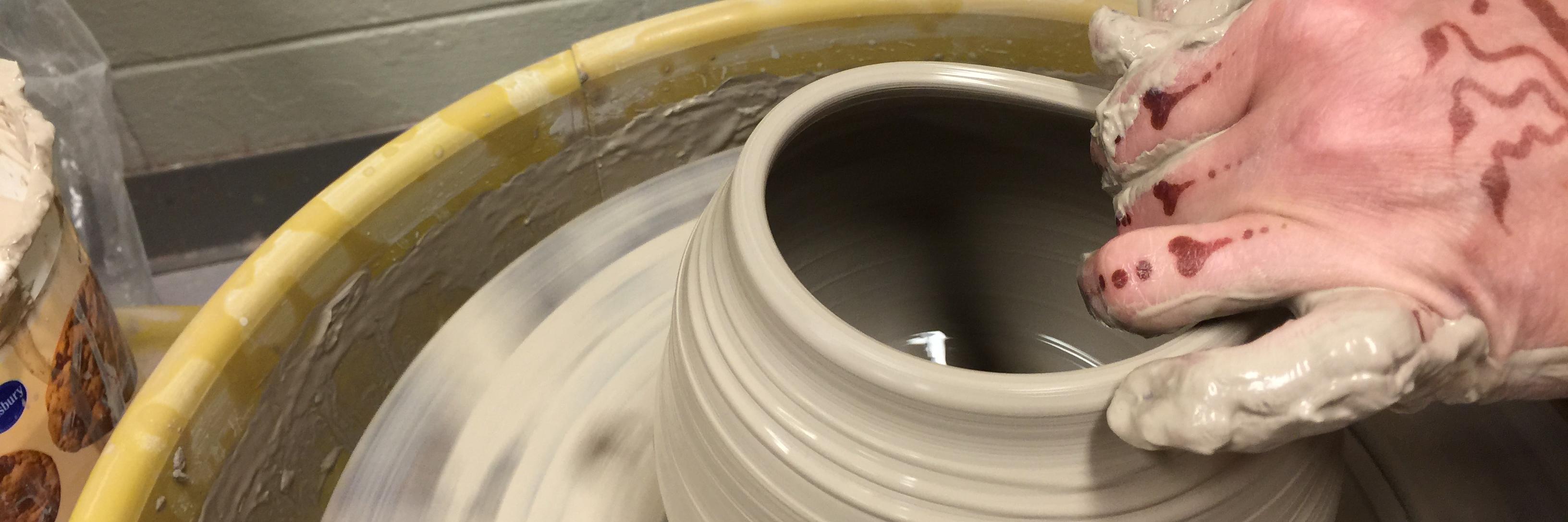 Dancing Pottery l Fiona Becker banner