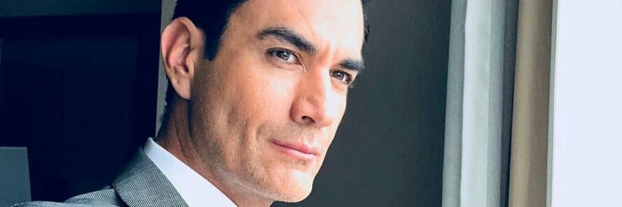 adrianaciag's profile banner image