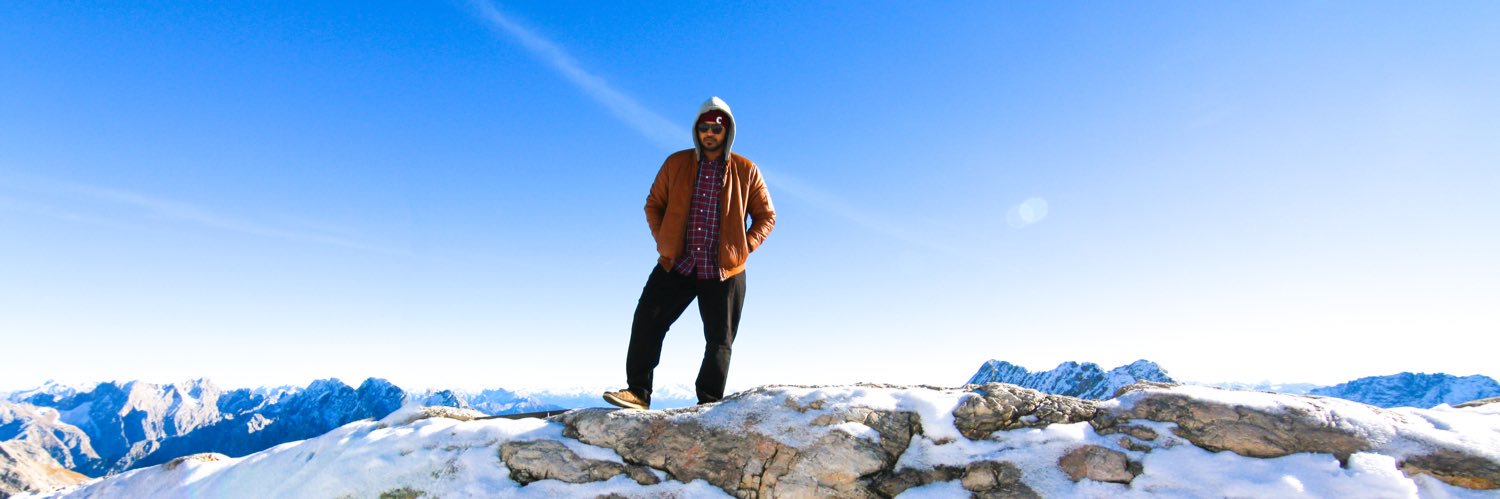 Des_Kamal's profile banner image