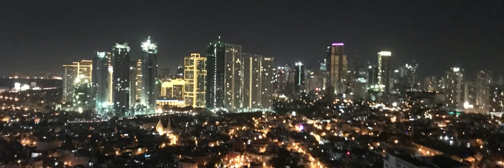 dRealAnneKortez's profile banner image
