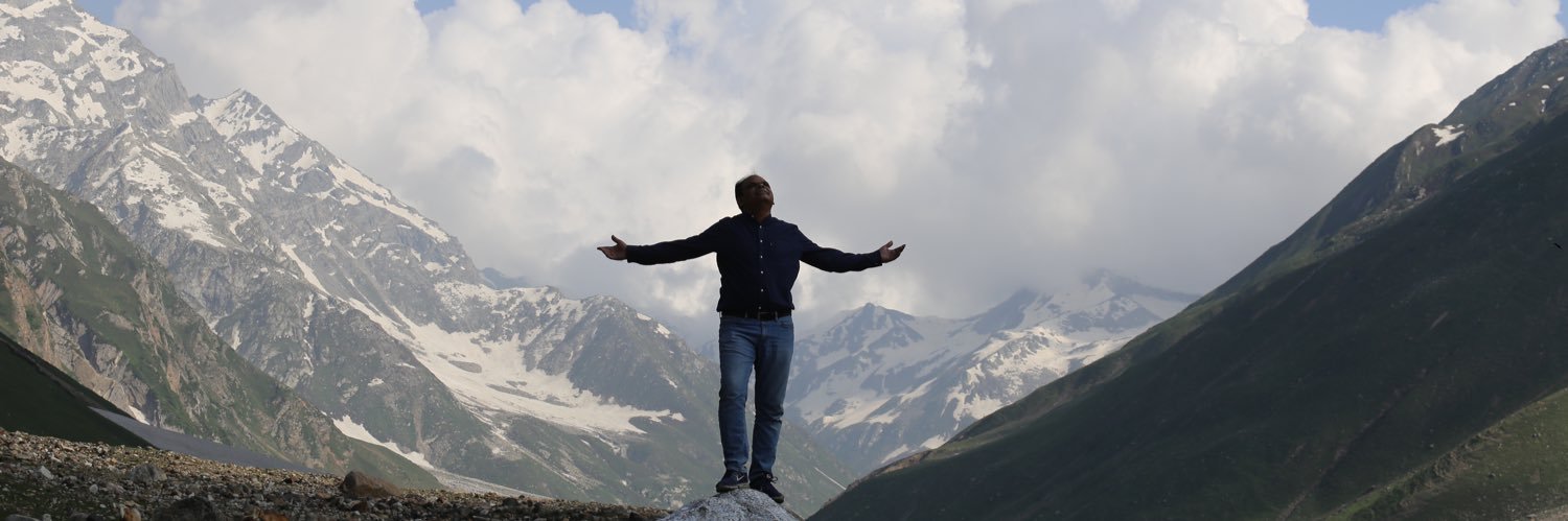 navid_nasim's profile banner image