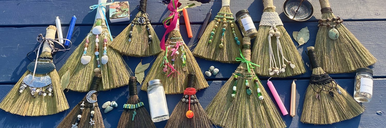 Erin is a witch 🧹🧙‍♀️🔮 banner