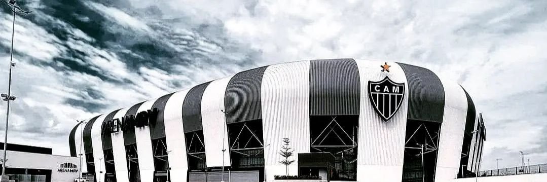 Ivana🤍🖤 banner