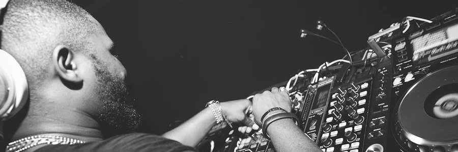 adeSMILEZ's profile banner image