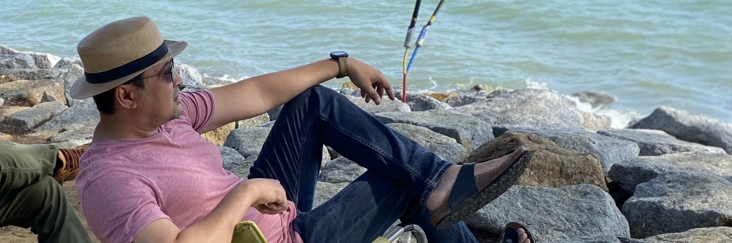 esmadaniel's profile banner image