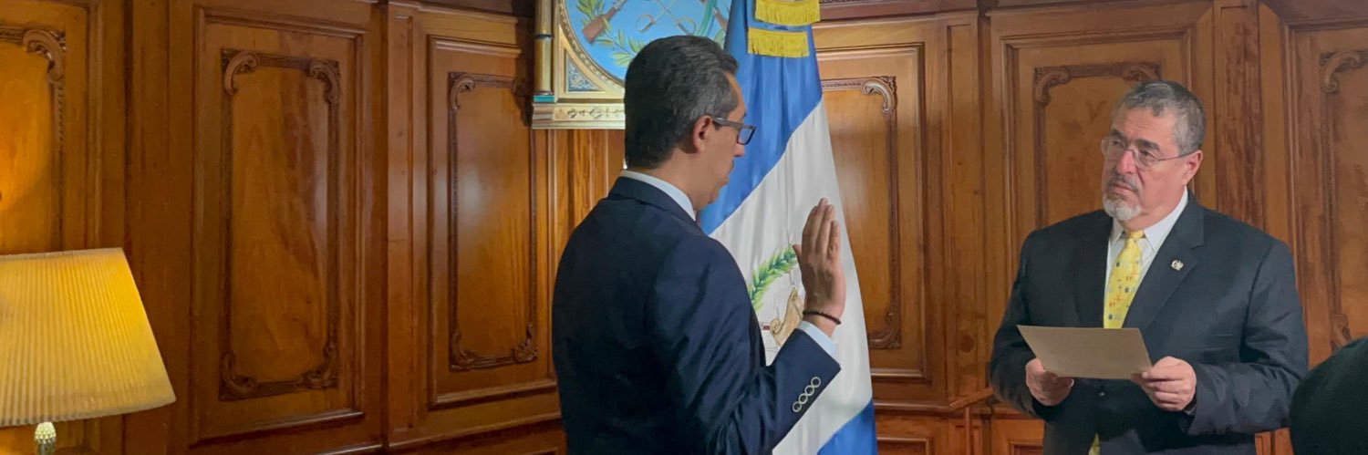 Jonathan Menkos Zeissig banner