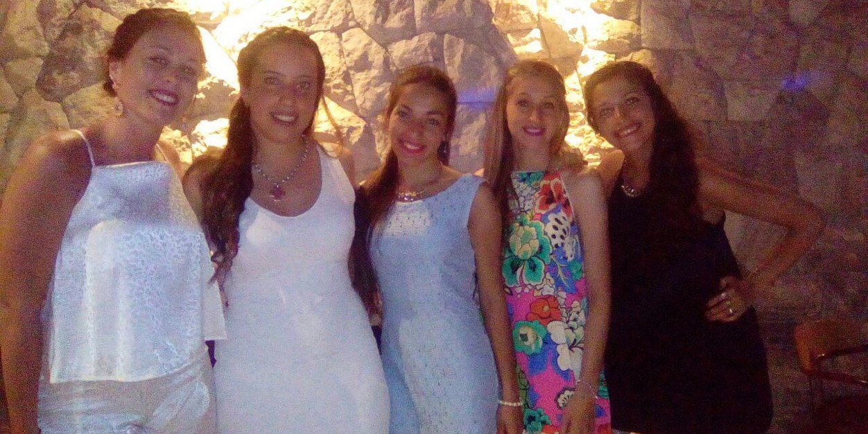 TatiSuriano's profile banner image