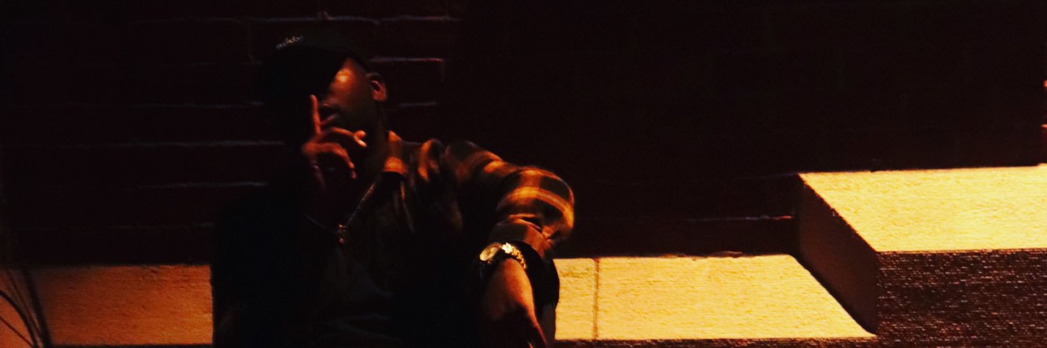 _VERSIAH's profile banner image