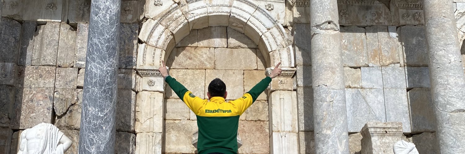 edrolular's profile banner image