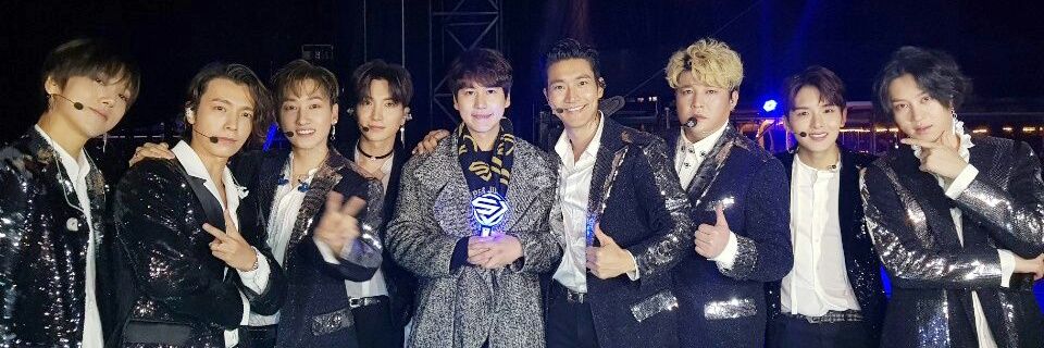 yr_wook's profile banner image