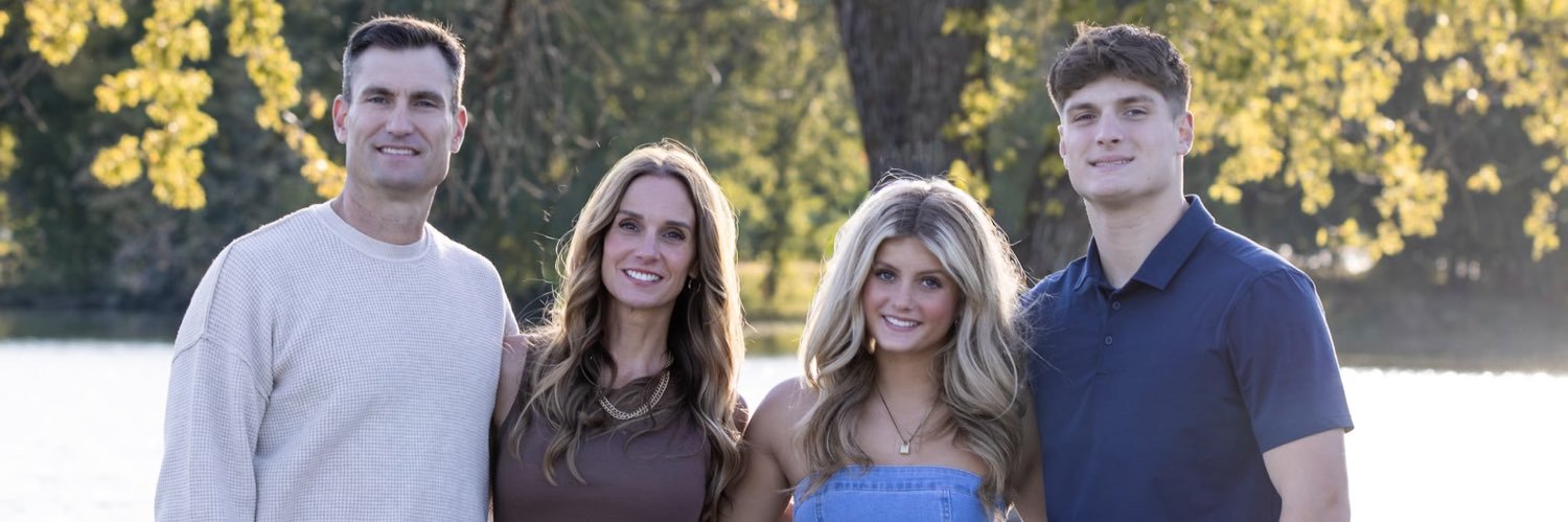 EmilyGutz's profile banner image