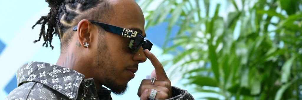 Meryl ✨🫰🏻✌🏻 banner