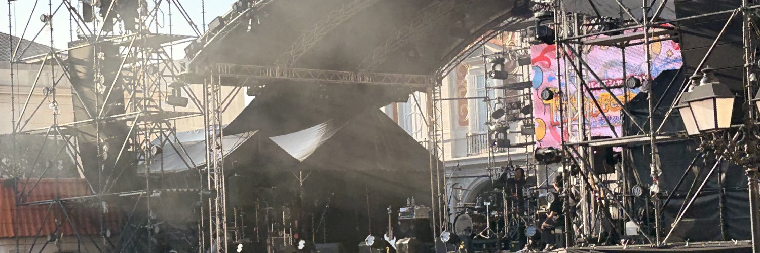 BR0221's profile banner image