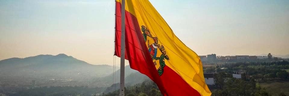 Carlos Cárdenas banner