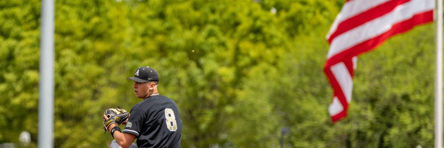 Tanner Gresham banner