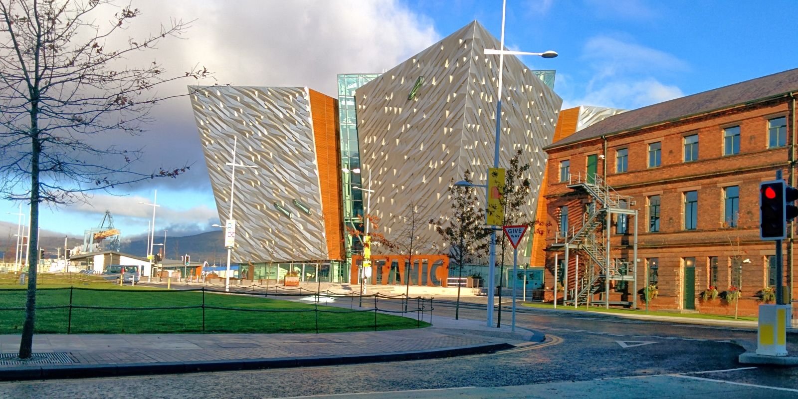 Hendra Saputra banner