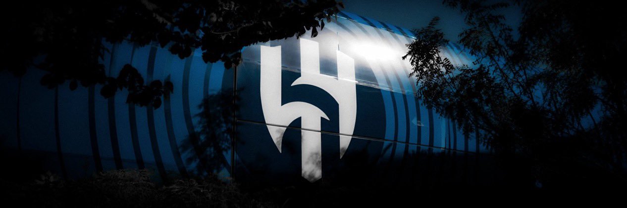 xum5's profile banner image