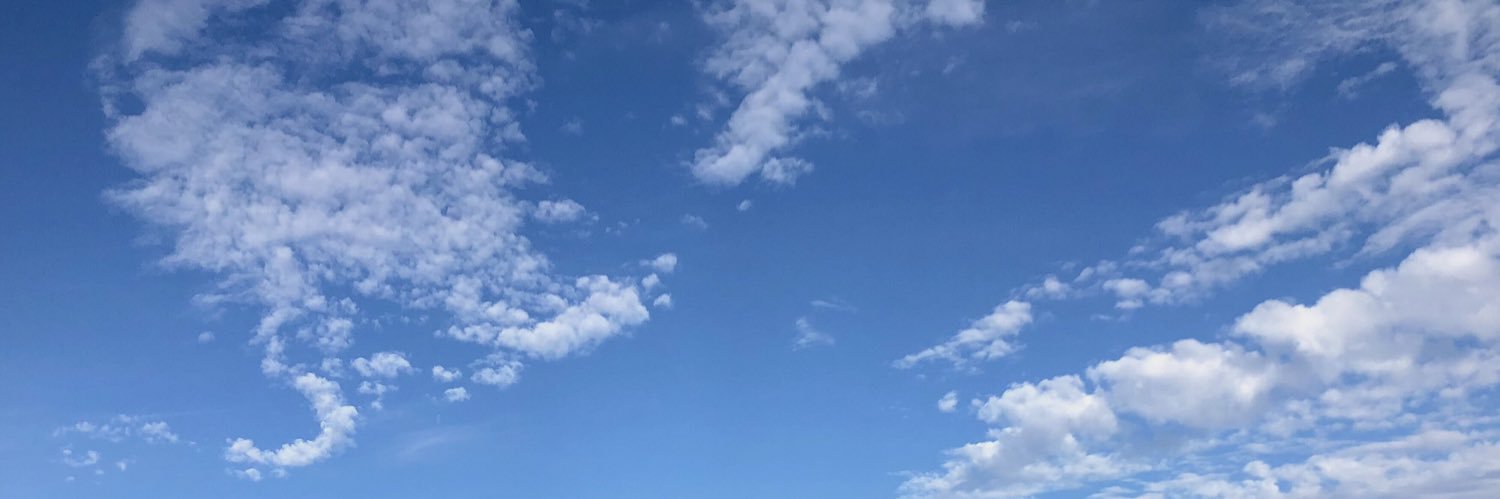 lunamanolis's profile banner image
