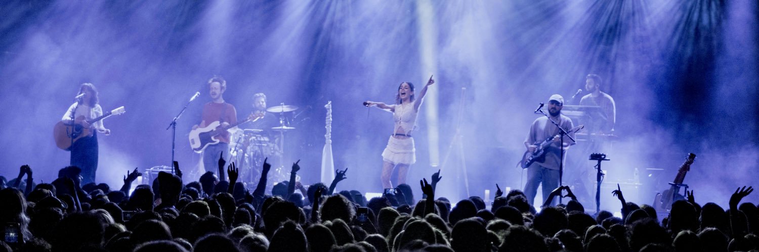 carlycries's profile banner image
