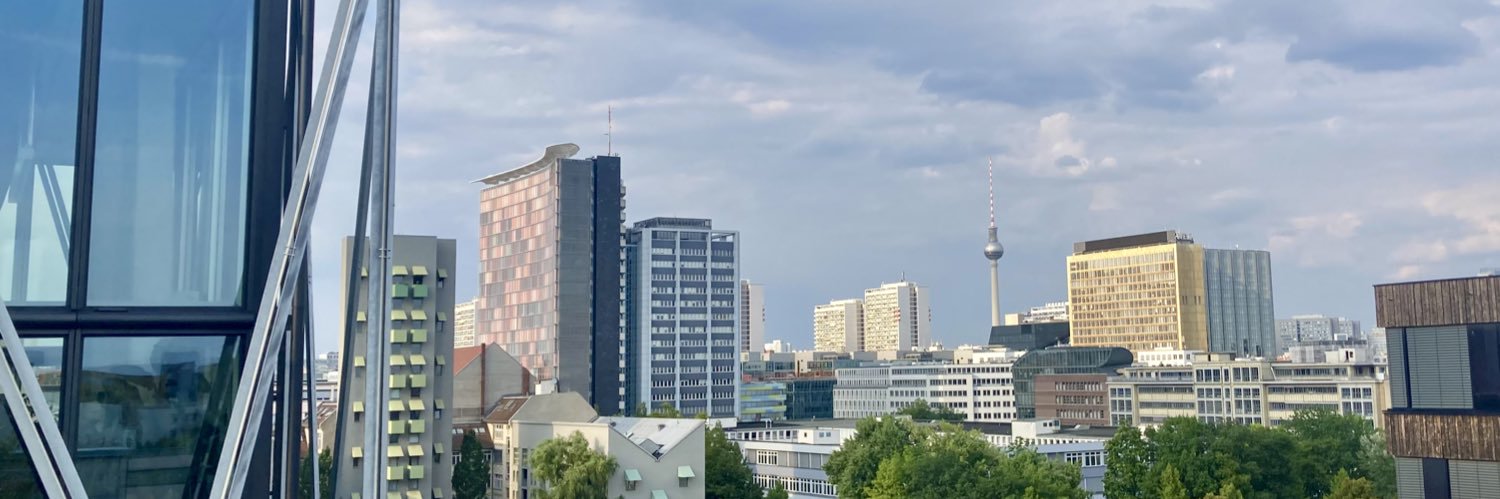 Lukas Wallraff's banner