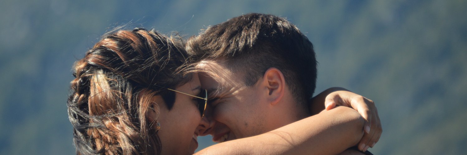 FloruCusi's profile banner image
