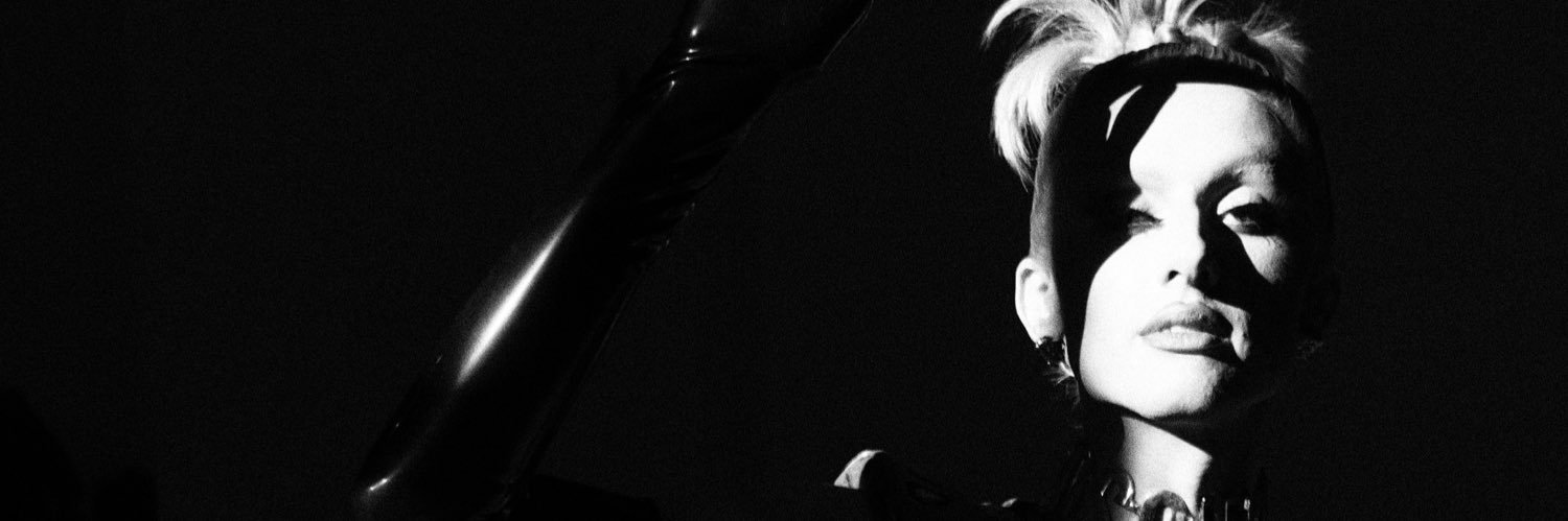 Viktor Peters banner