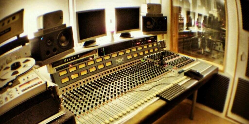 Lee Creber Audio banner