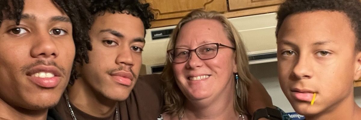 Antigone La Voie banner