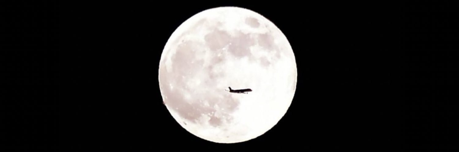 moqrr's profile banner image