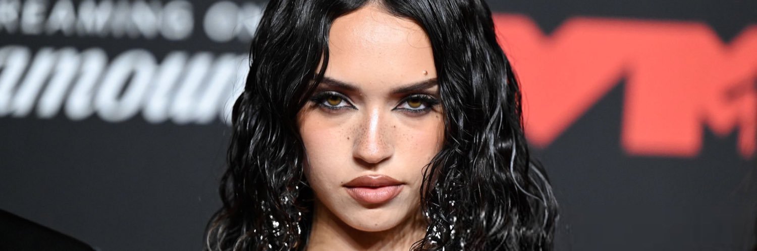 oumseyes's profile banner image