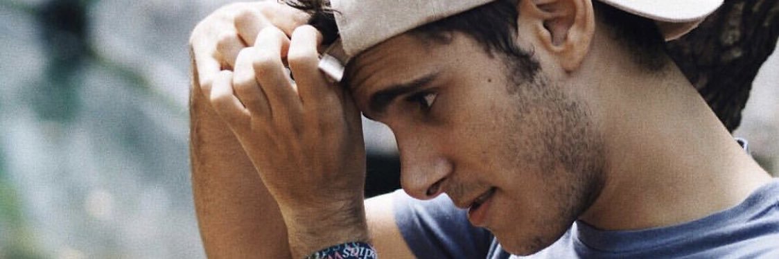 AlbertoVela30's profile banner image