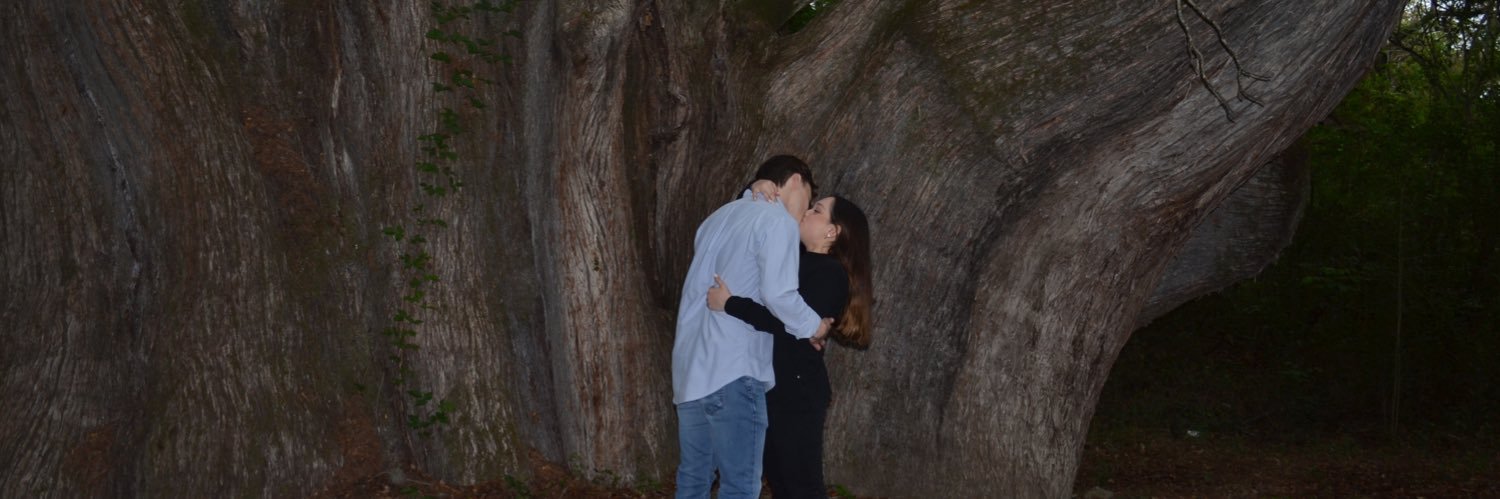 lizfv97's profile banner image