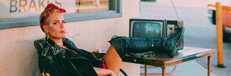 JuliaaMartinM's profile banner image