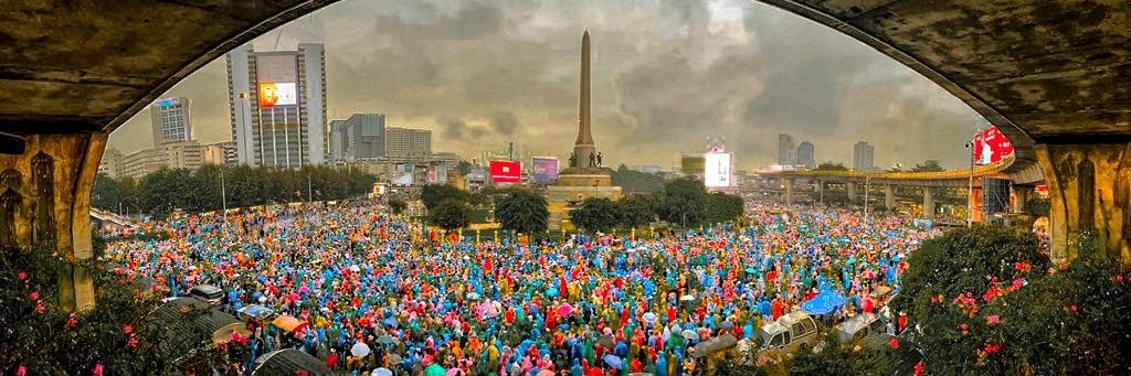 watchapare's profile banner image