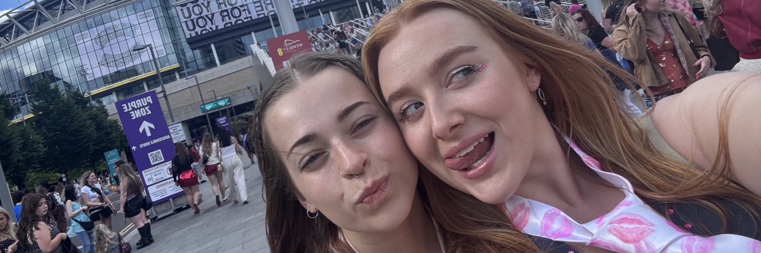 laurahurst2's profile banner image