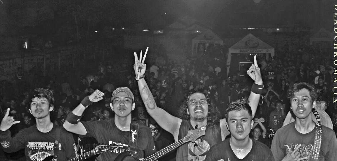 Topan Dead Chromatix banner