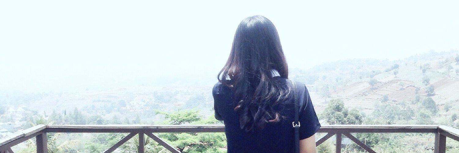 sellyusel's profile banner image