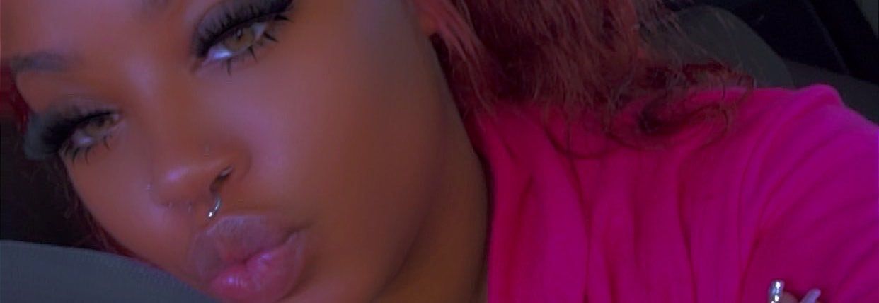 deashyna's profile banner image