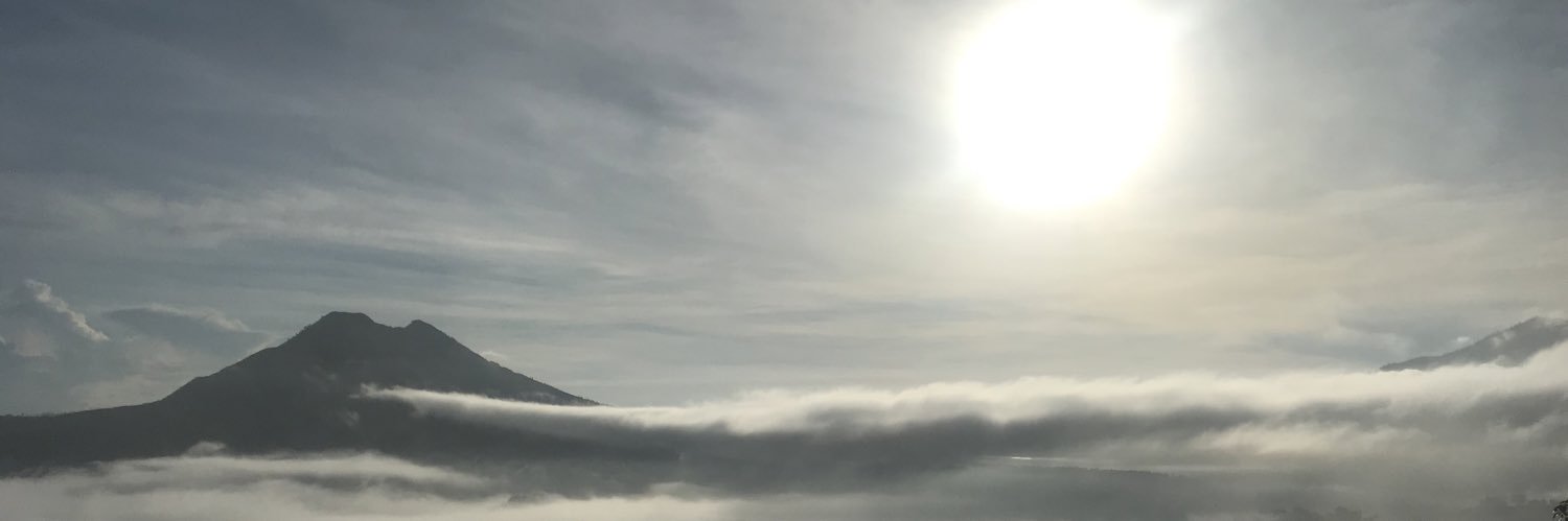 ayoumamboo's profile banner image