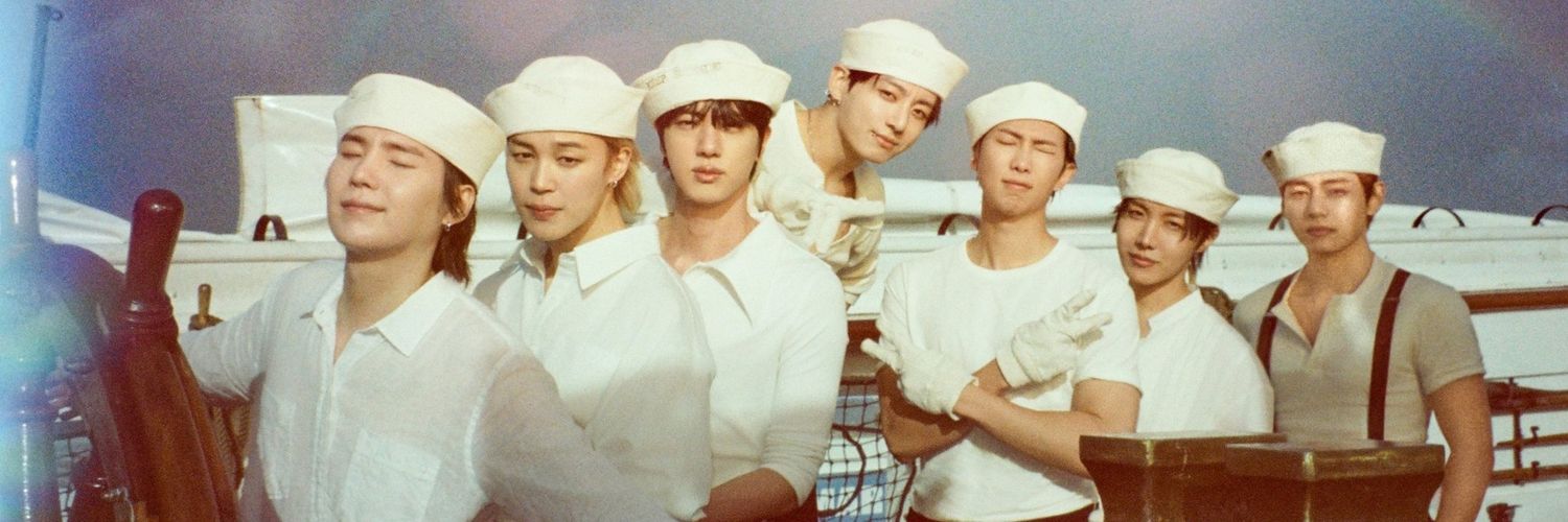 Golden Maknae ⟭⟬⟬⟭ 💜 banner