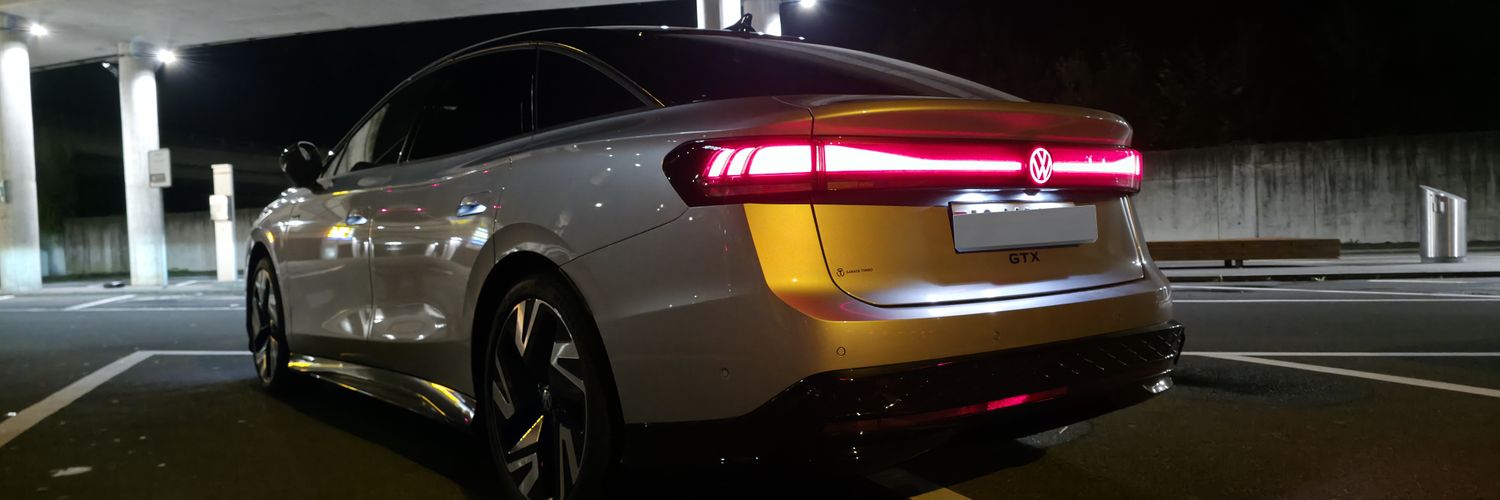 Tobias Menzi 📯🇺🇦🏳️‍🌈 banner