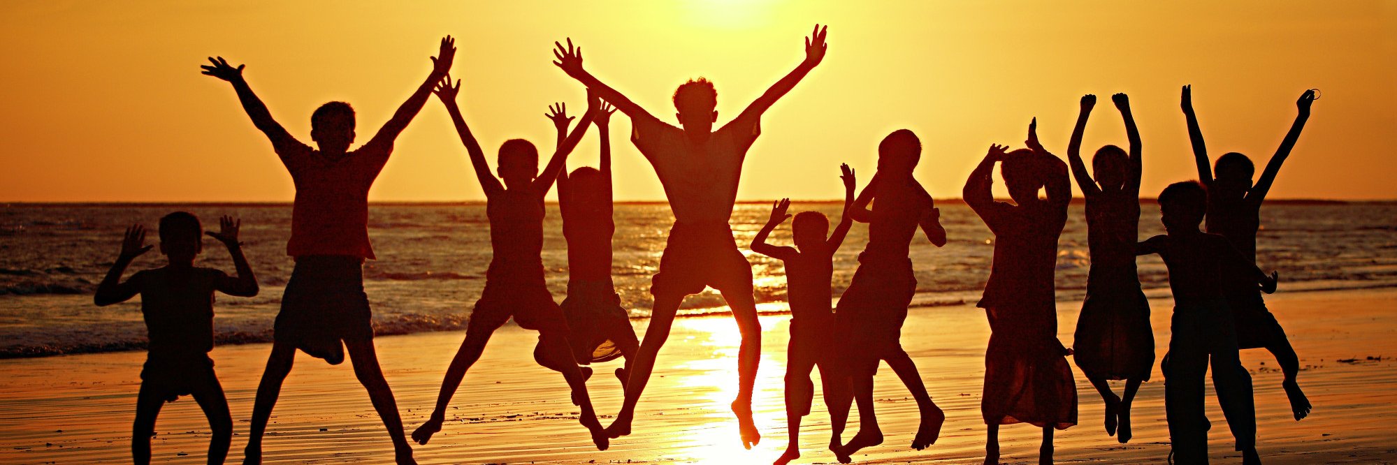 ABHILASHVELIYAM's profile banner image