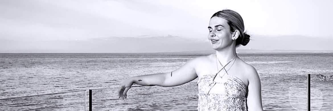 fxckitsari's profile banner image